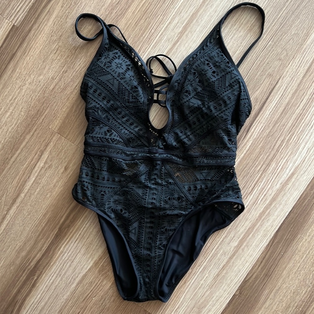 Crotchet black one piece swimsuit